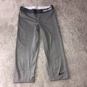 NIKE PRO Womens Gray Capri Leggings Sz XS